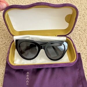 Gucci CAT-EYE FRAME SUNGLASSES